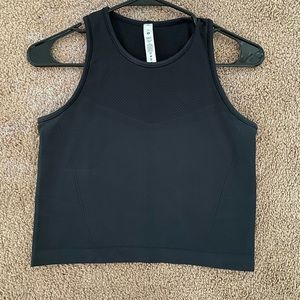Lululemon cropped tank